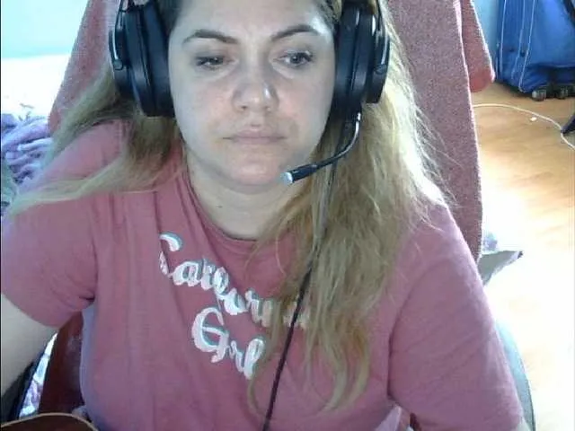 Live sex webcam photo for YourDesire36 #276049661