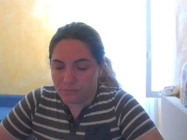 Live sex webcam photo for YourDesire36 #276211186