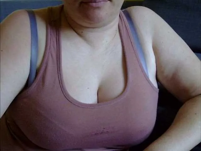 Live sex webcam photo for YourDesire36 #276276632