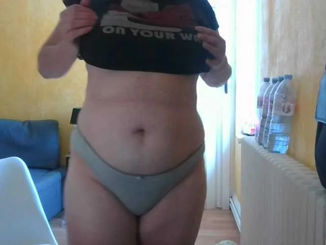 Live sex webcam photo for YourDesire36 #276311529