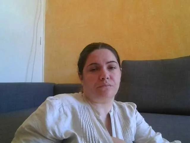 Live sex webcam photo for YourDesire36 #276353651
