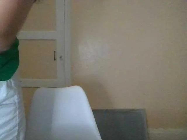Live sex webcam photo for YourDesire36 #276372744