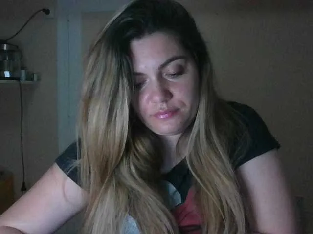 Live sex webcam photo for YourDesire36 #276463536