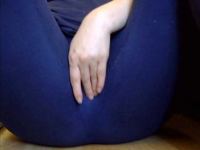 Live sex webcam photo for YourDesire36 #276473909