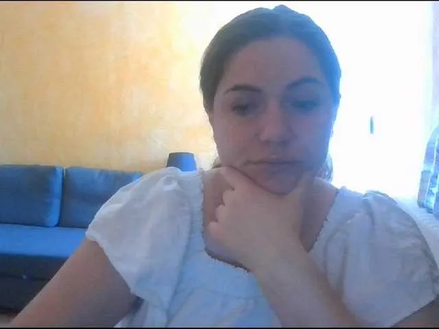 Live sex webcam photo for YourDesire36 #276578591