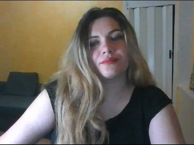 Live sex webcam photo for YourDesire36 #276616701