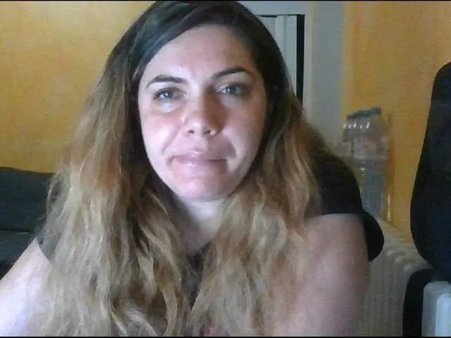 Live sex webcam photo for YourDesire36 #276895523