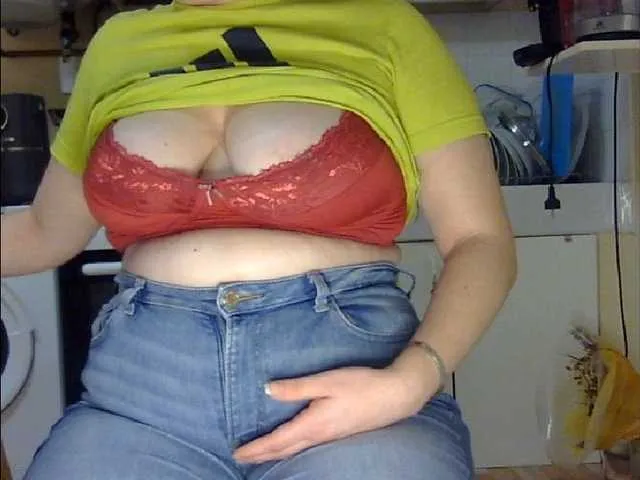 Live sex webcam photo for YourDesire36 #276951279