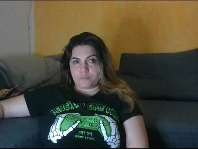 Live sex webcam photo for YourDesire36 #276958213