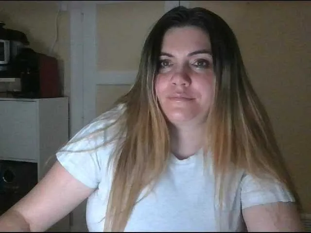 Live sex webcam photo for YourDesire36 #277002517
