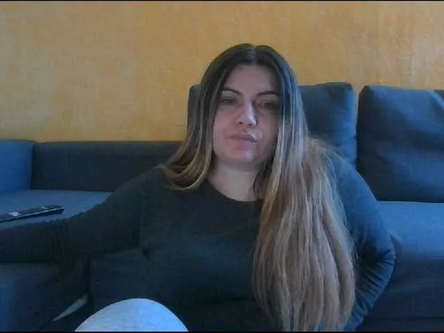 Live sex webcam photo for YourDesire36 #277064122