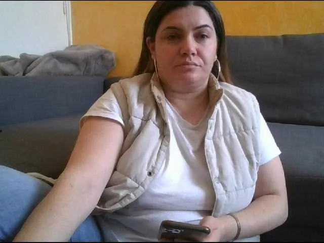 Live sex webcam photo for YourDesire36 #277069800