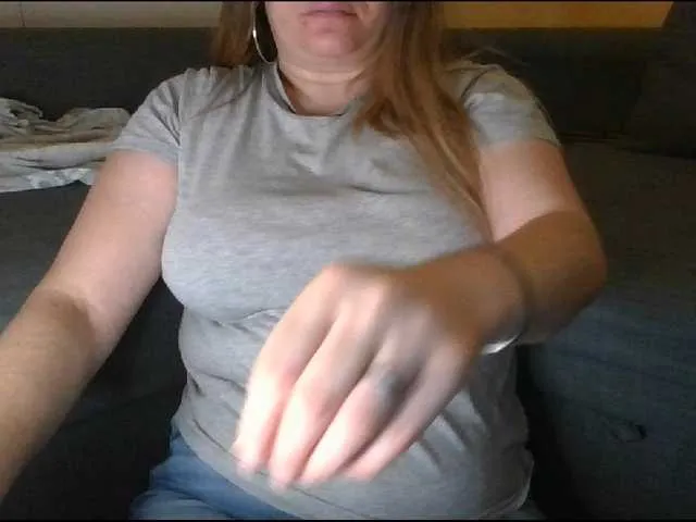 Live sex webcam photo for YourDesire36 #277121257