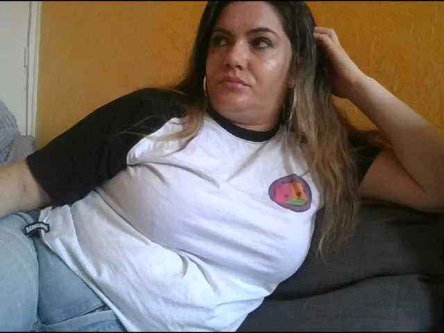 Live sex webcam photo for YourDesire36 #277843270