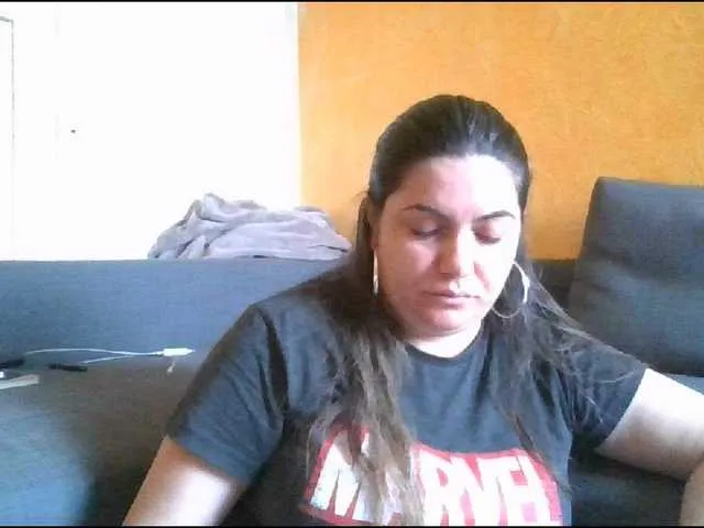 Live sex webcam photo for YourDesire36 #277917431