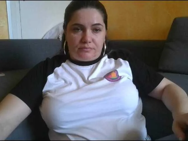 Live sex webcam photo for YourDesire36 #277957991