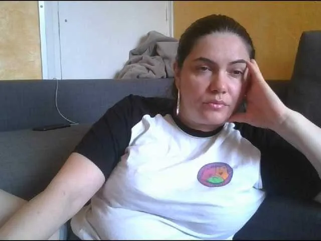 Live sex webcam photo for YourDesire36 #278004180