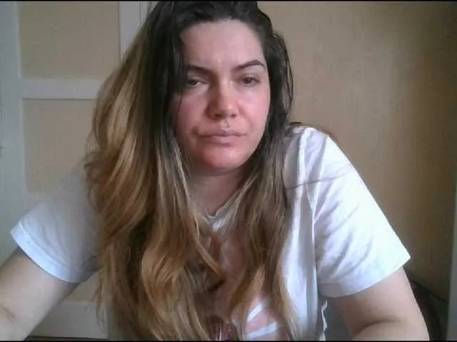 Live sex webcam photo for YourDesire36 #278037619