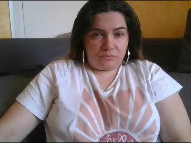 Live sex webcam photo for YourDesire36 #278043019