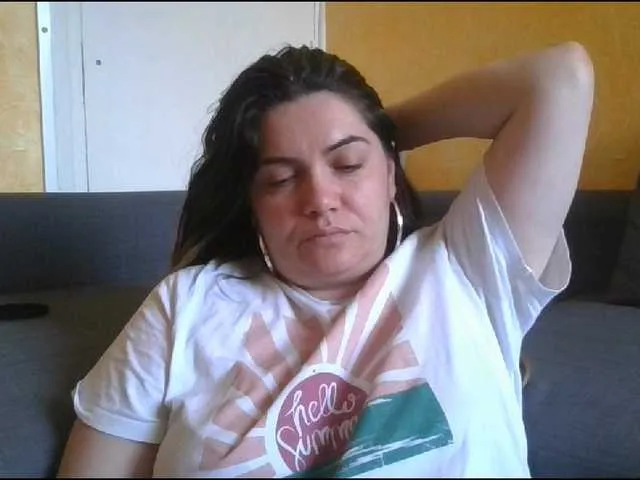 Live sex webcam photo for YourDesire36 #278069222