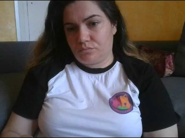Live sex webcam photo for YourDesire36 #278107682
