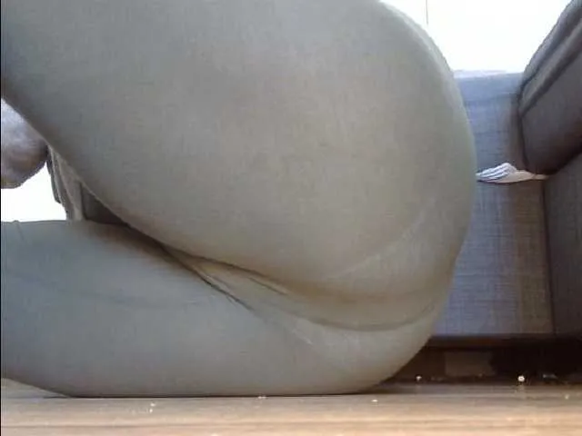 Live sex webcam photo for YourDesire36 #290702389