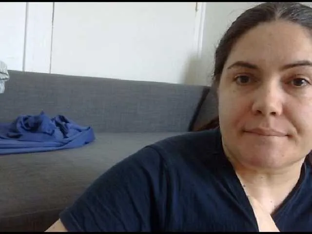 Live sex webcam photo for YourDesire36 #290805705