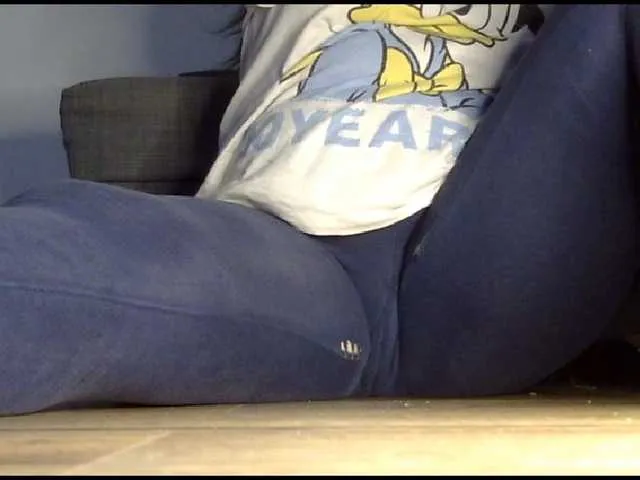 Live sex webcam photo for YourDesire36 #290890035