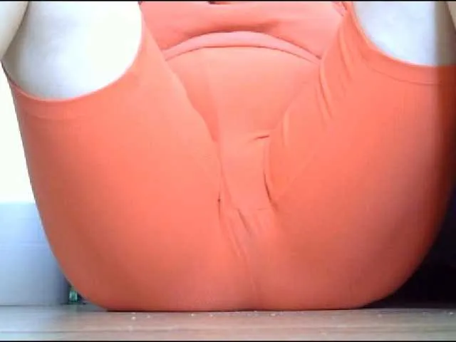 Live sex webcam photo for YourDesire36 #291277024