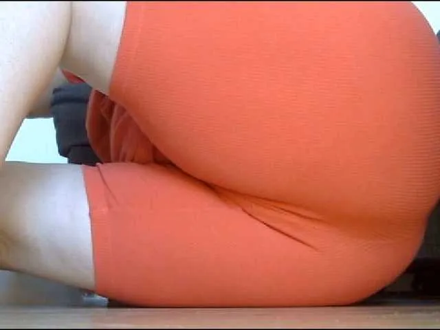 Live sex webcam photo for YourDesire36 #291340306