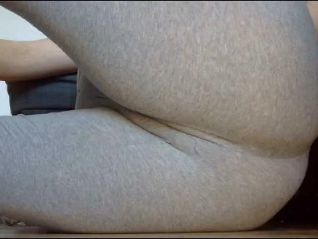 Live sex webcam photo for YourDesire36 #291536318