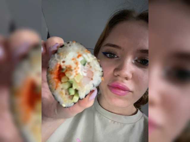 Live sex webcam photo for YourDreamms #273051660