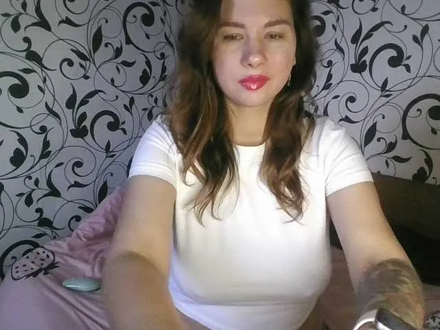 Live sex webcam photo for YourEmilie #292314831