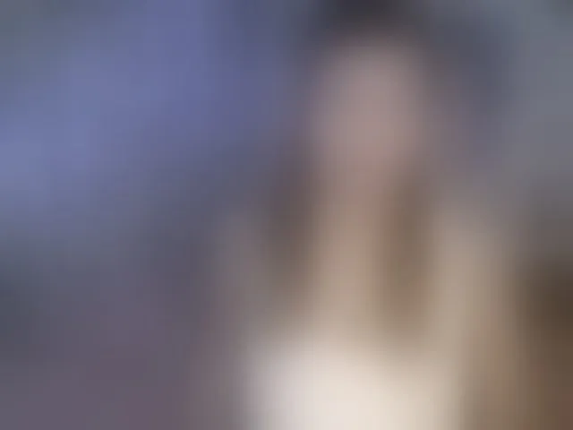 Live sex webcam photo for YourEmilie #293766584