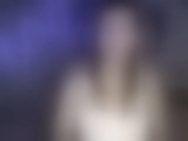 Live sex webcam photo for YourEmilie #293767825