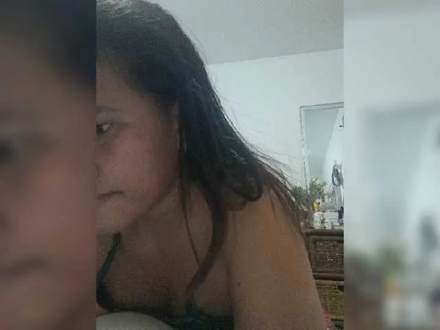 Live sex webcam photo for YourGirl9 #272998998