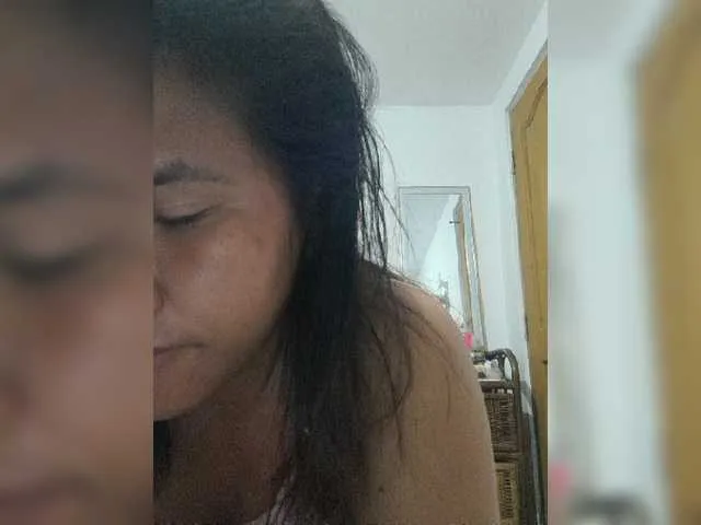 Live sex webcam photo for YourGirl9 #273028780