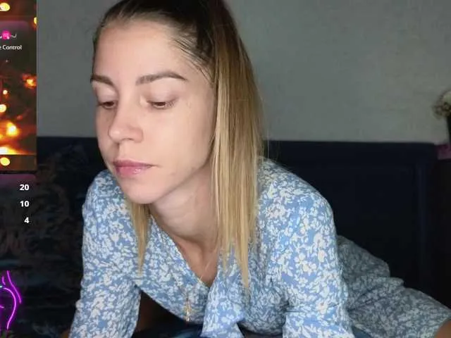 Live sex webcam photo for YourLove66 #291810832