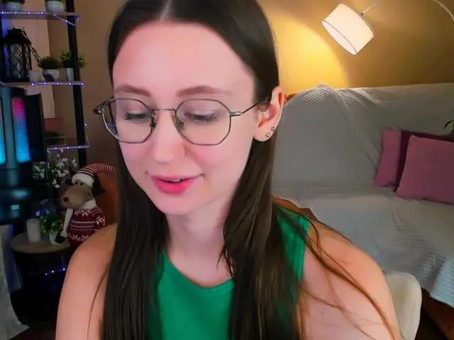 Live sex webcam photo for YourLovellyStory #292389377