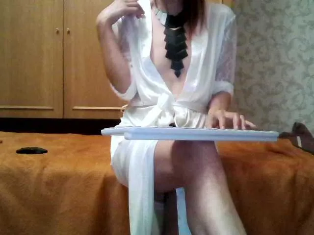 Live sex webcam photo for YourMariya #273996263