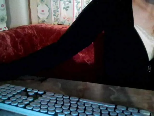 Live sex webcam photo for YourMariya #275069885