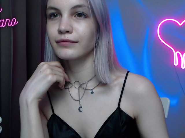 Live sex webcam photo for YourMisano #288042838