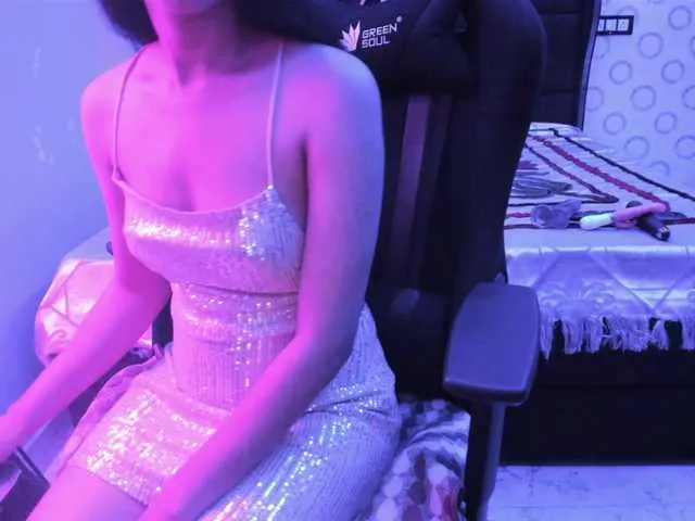 Live sex webcam photo for YourNympho #275737604