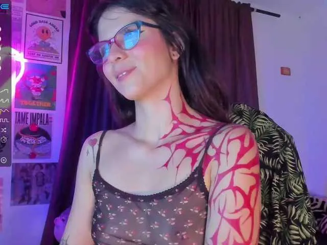 Live sex webcam photo for YourRosenrot #288040673