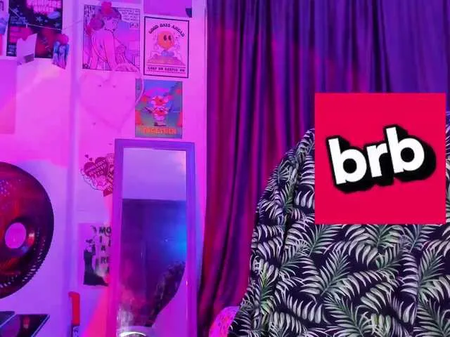 Live sex webcam photo for YourRosenrot #288040678