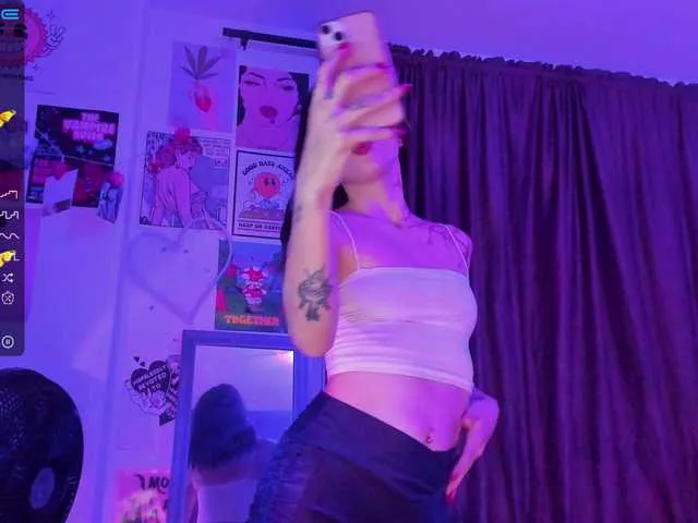 Live sex webcam photo for YourRosenrot #288040680