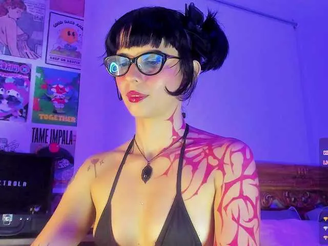 Live sex webcam photo for YourRosenrot #290913184