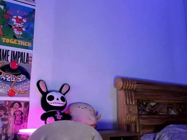 Live sex webcam photo for YourRosenrot #291957775