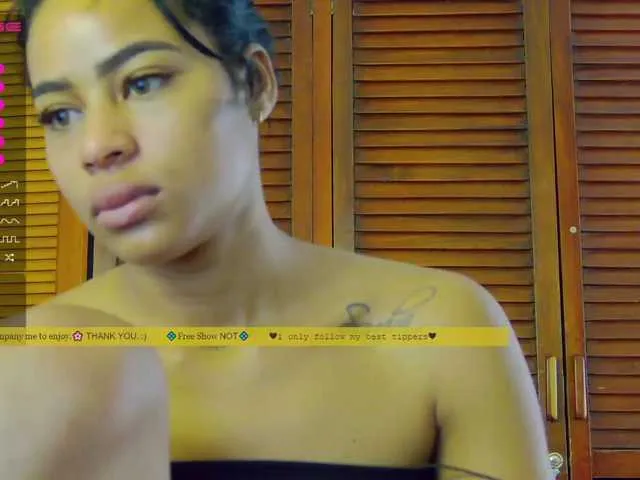 Live sex webcam photo for YourSally #274014365