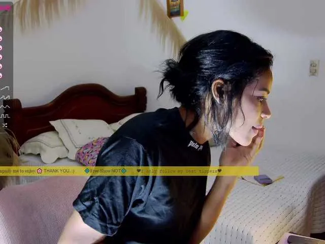 Live sex webcam photo for YourSally #274275636